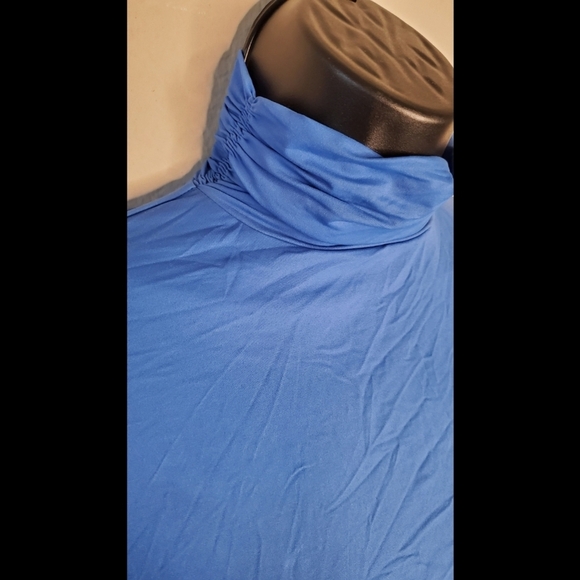 Doncaster Nylon Mock Neck Top Ruched Sleeve - Picture 5 of 5